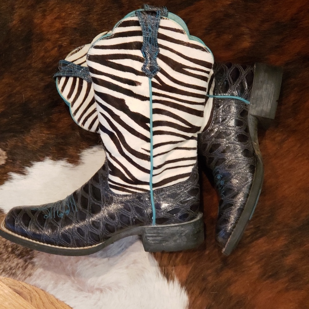 Ariat Quickdraw Zebra Square Toed Cowgirl Boots
